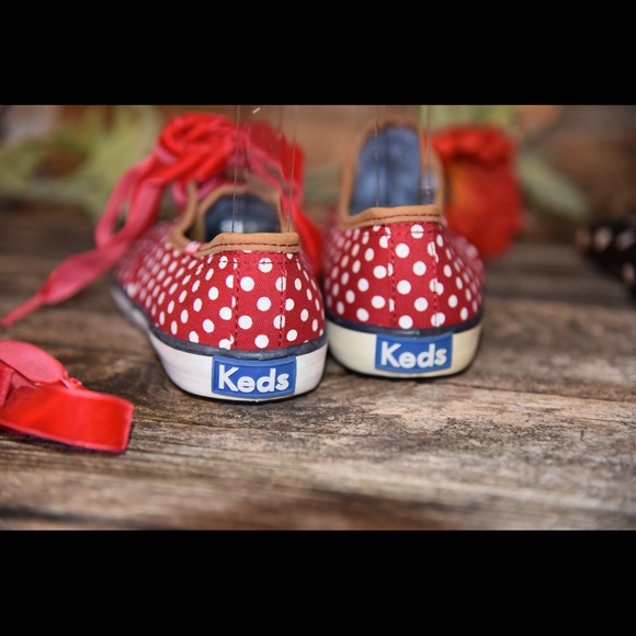 Keds Shoes  Red Polka Dot with  Cutest Red Velvet Ribbon Laces size 6 - Picture 9 of 10